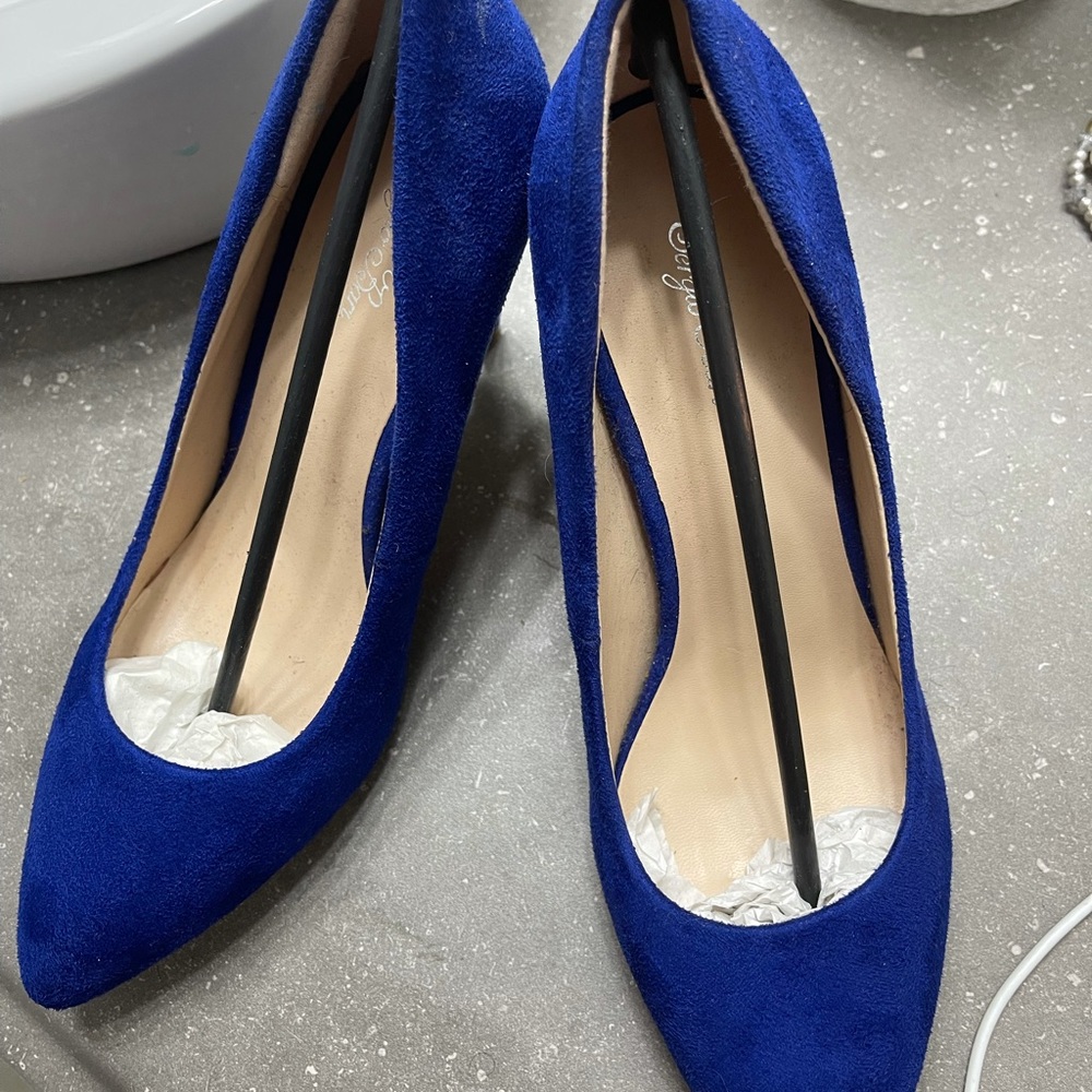 Blue shoes - Picture 2 of 7